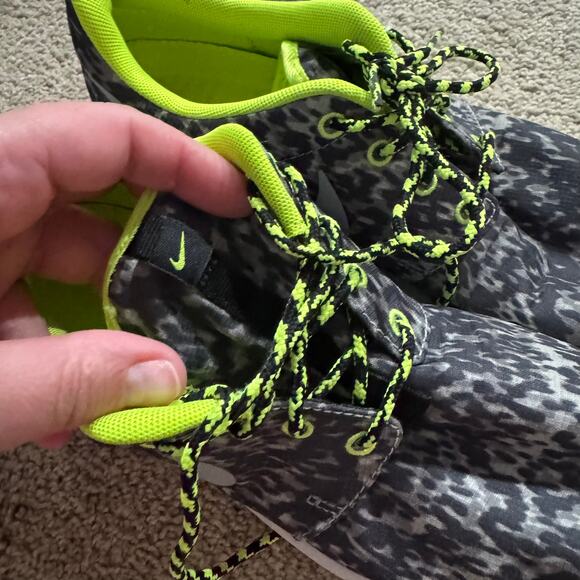 Nike Roshe Run Gray Camo w/ Neon Green Sneakers Women's Size 7.5 Running Shoes - Picture 11 of 11